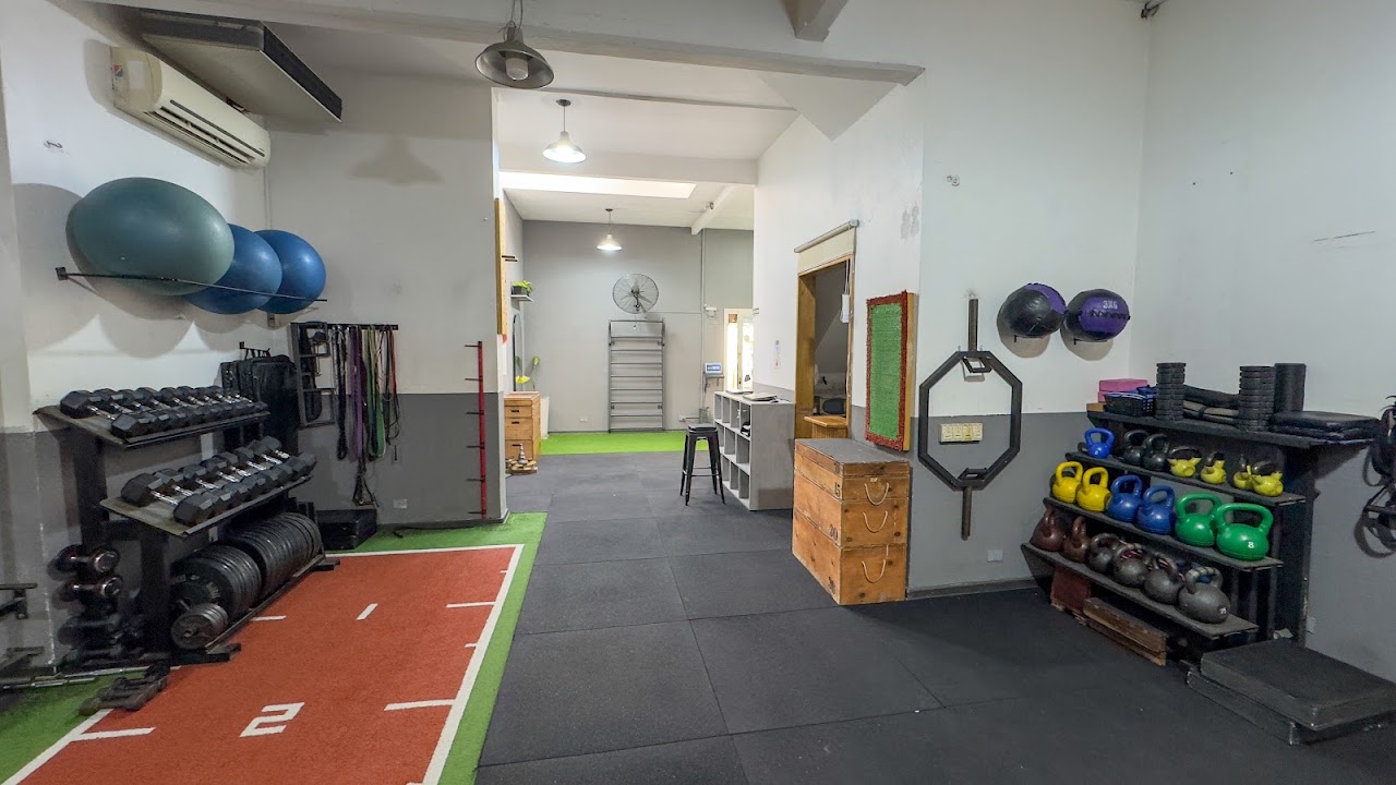 Snake Gym Barbell Club y zona de entrenamiento funcional Villa Urquiza